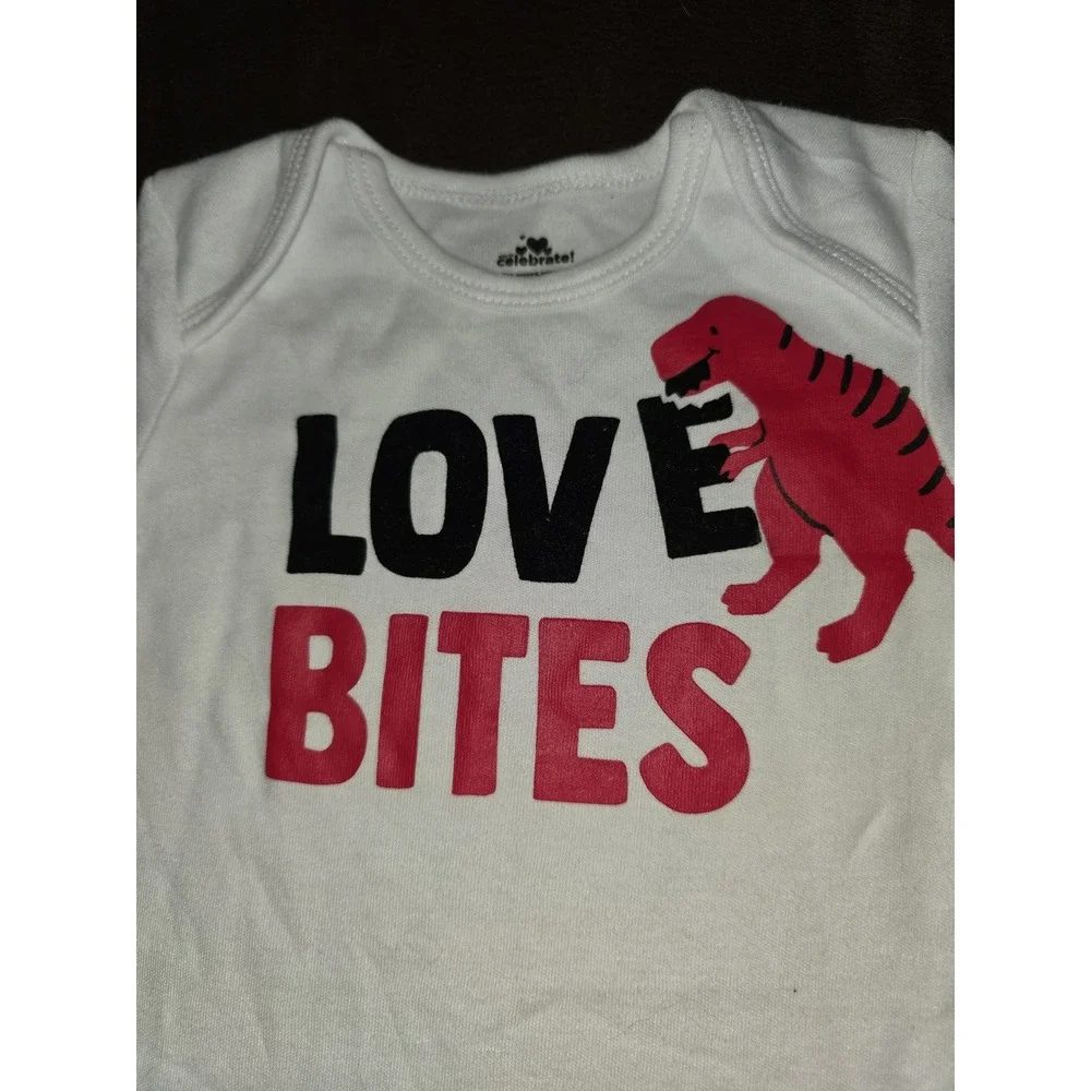 Celebrate valentine's day love bites dinosaur bodysuit 6 9 months‎ nwt